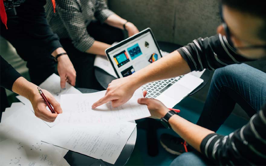 Nieuwe website laten bouwen voor je zaak? Makkelijk met Bizz Online!