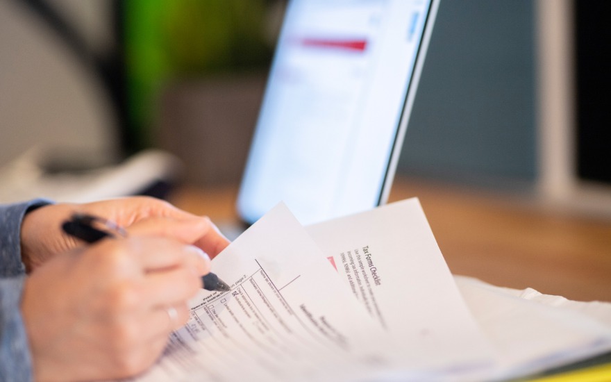 Déclarez facilement vos cotisations sociales en tant qu'indépendant avec votre attestation fiscale