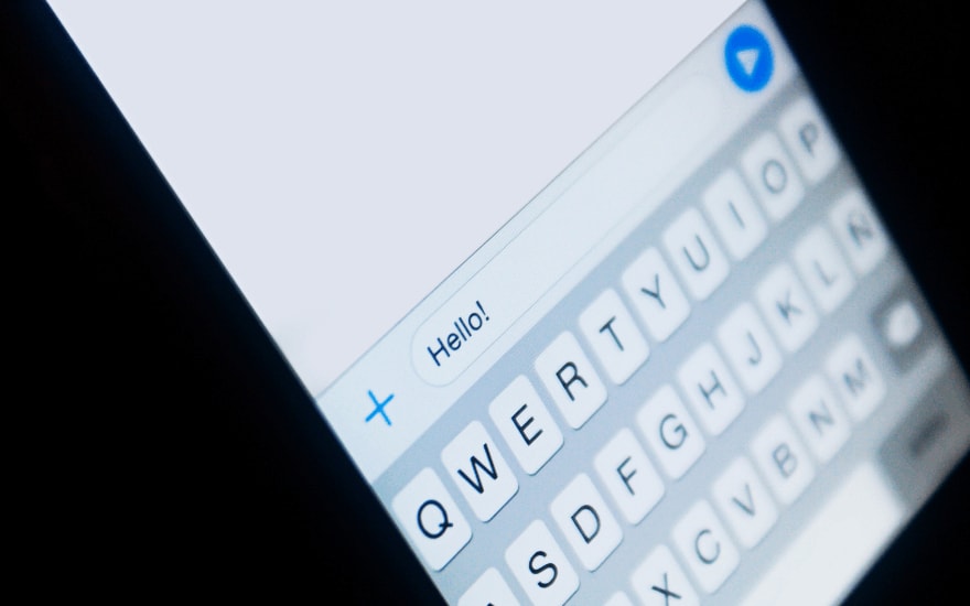 How can I put text in bold in WhatsApp?