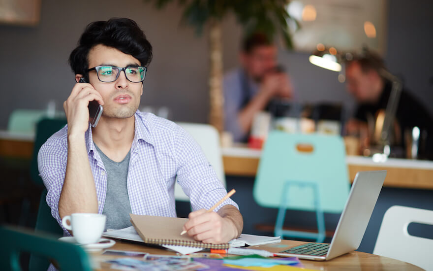 Hoe kan ik een gsm-nummer opzoeken?