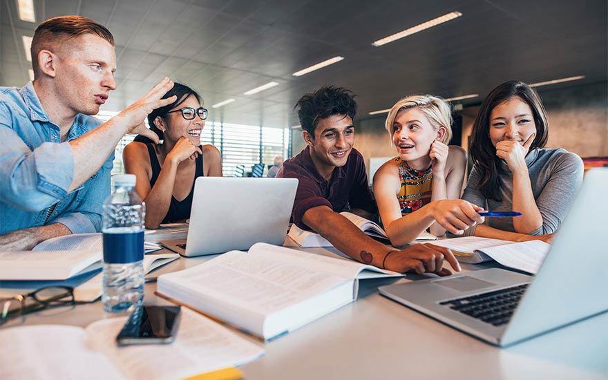 Kan je als student een zelfstandige activiteit starten?