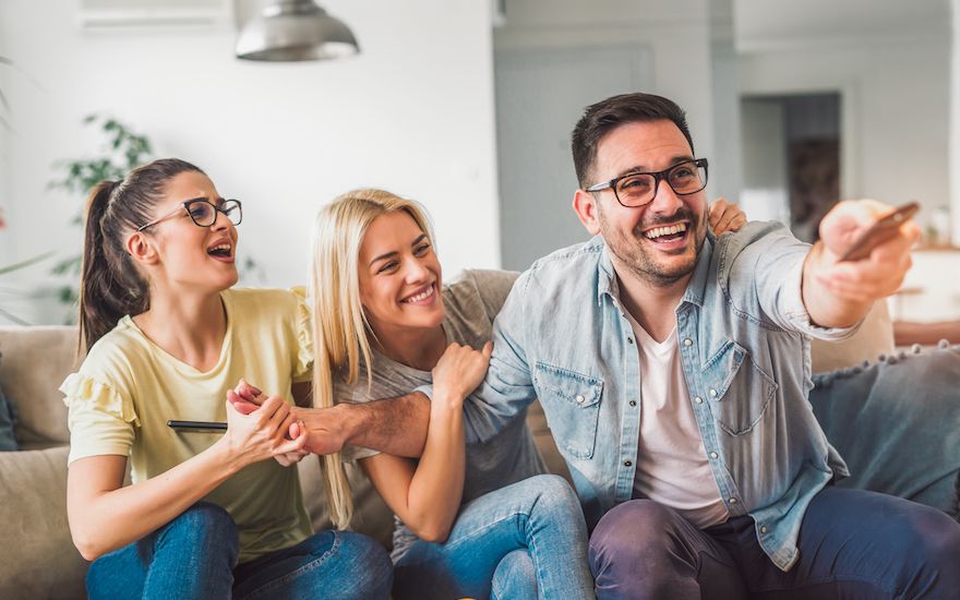 De weg van een nieuwe film: van de cinemazaal tot op je tv