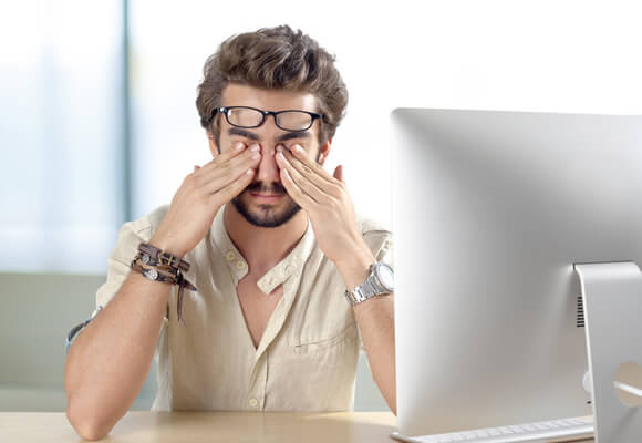 Ordinateur et fatigue visuelle : cinq conseils pour protéger vos yeux