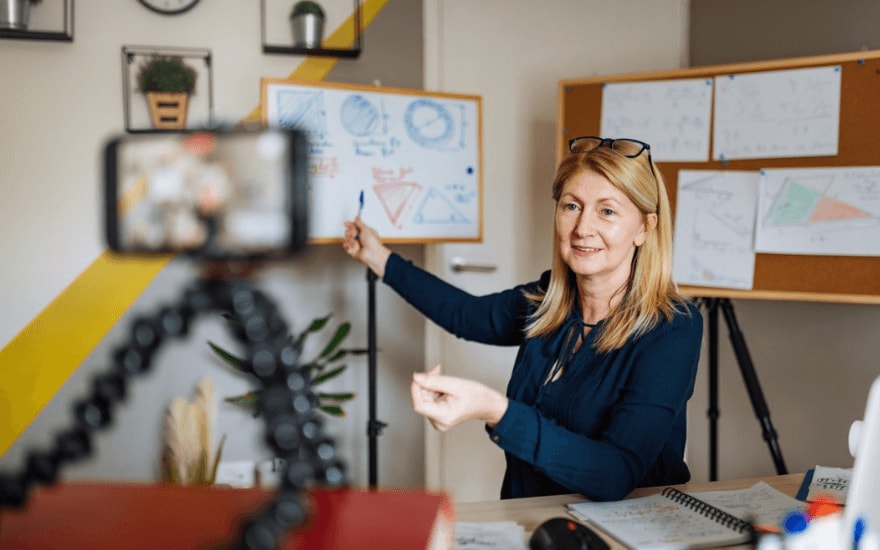 Comment créer votre propre formation en ligne : outils et conseils