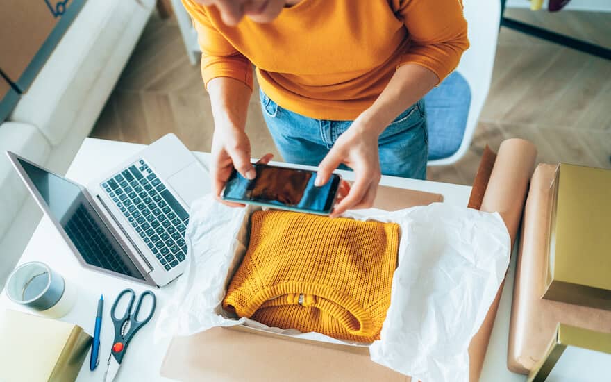 Hoe kan ik tweedehandskledij verkopen via Vinted?